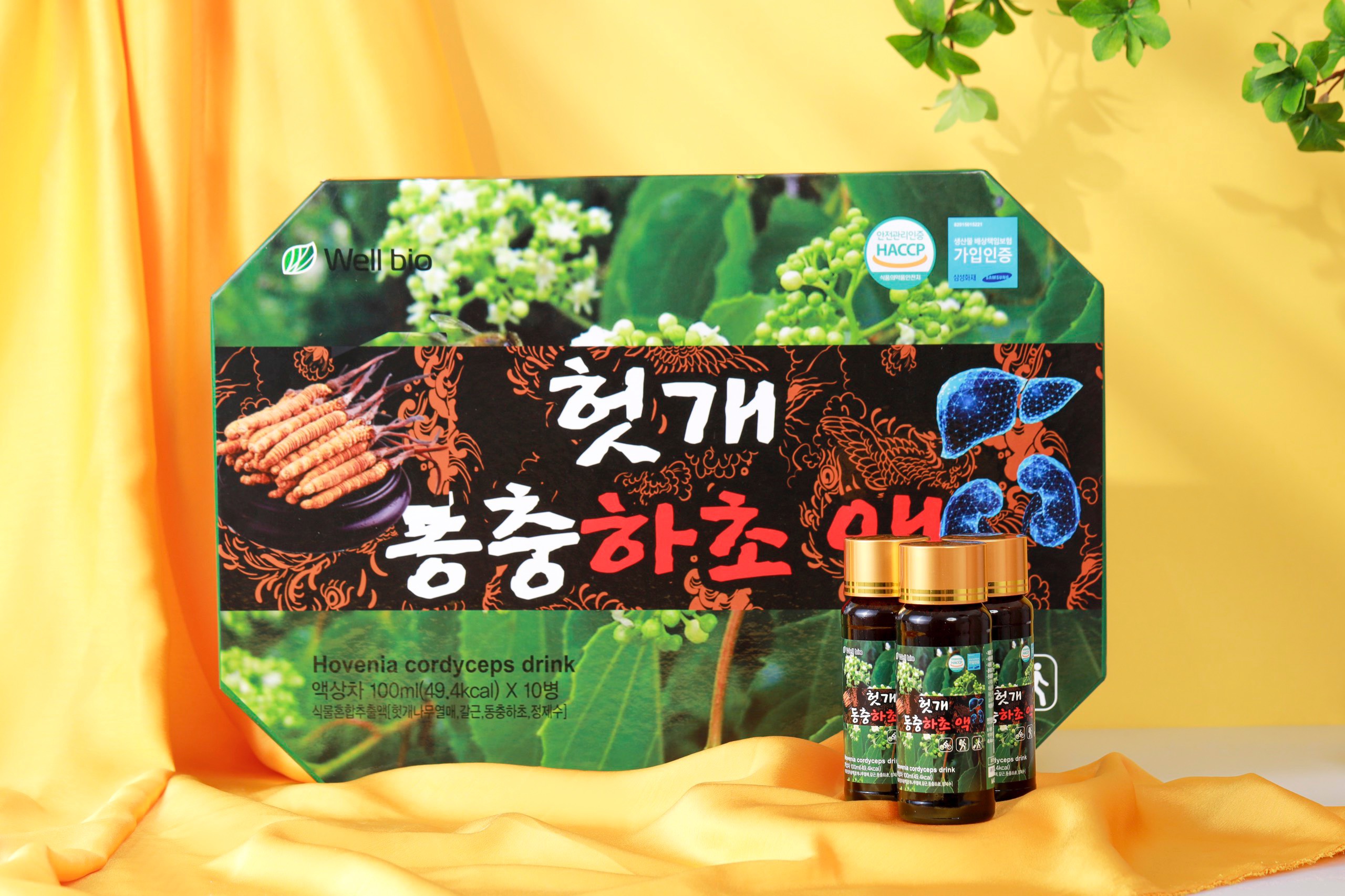 Nước bổ gan giải độc đông trùng hạ thảo WELL BIO ( 1 hộp 10 lọ - 100ml/ 1 lọ)